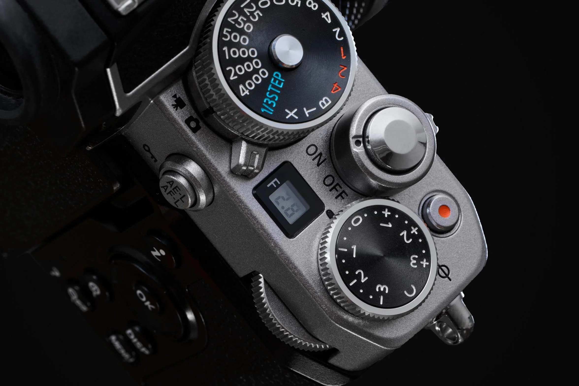 NIKON KIT Z fc + NIKKOR DX Z 16-50 mm VR Série Limitée + DX 50-250mm, appareil photo hybride capteur DX (20,9 MP, 4K/30p, rafale 11 i/s, écran tactile orientable)